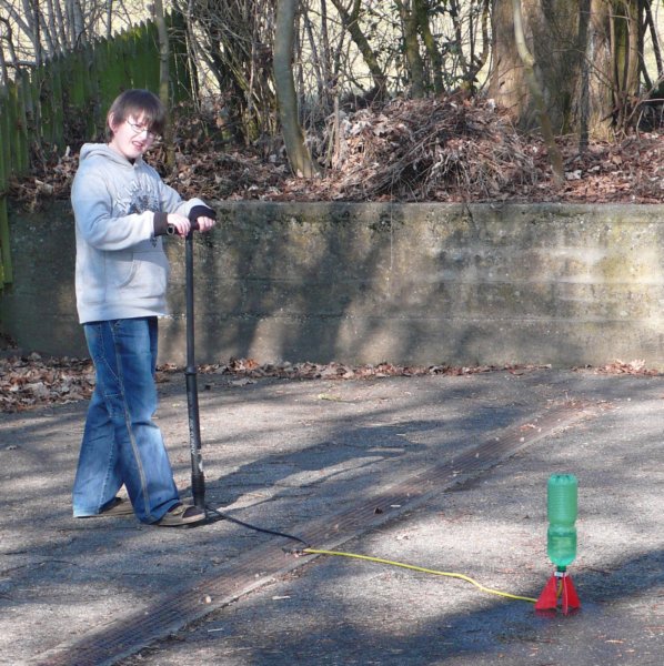 luftdruckpetflaschenrakete.jpg